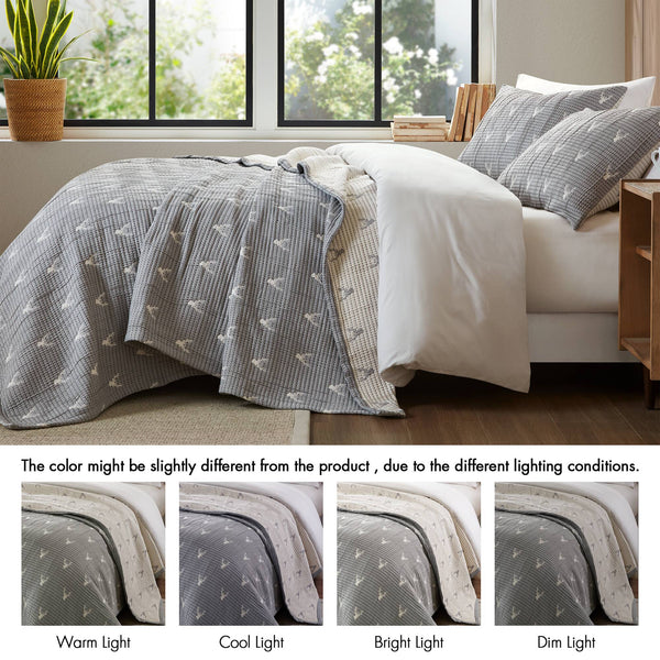 English Elm 3 Plush King Coverlet Set with Matelassé Texture, Lightweight Breathable Polyester Comforter & Shams Grey 18.7 L x 14.76 W x 5.71 H B035P366541