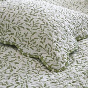 English Elm 3-piece King Quilt Set Scalloped Hem Microfiber Bedding for Master or Guest Room Sage Green B035P482950