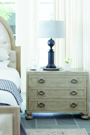 Bernhardt Bernhardt Santa Barbara Bachelor's Chest In Sandstone Cerused Oak With Vintage Nickel Pulls, 3-Drawer Elegance 385230
