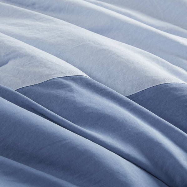 JLA Home Comfort Spaces - Soft Washed Color Block Comforter Set with Silky Pre-Washed Finish, Oeko-Tex Certified Midweight Warmth Blue AM10-0176