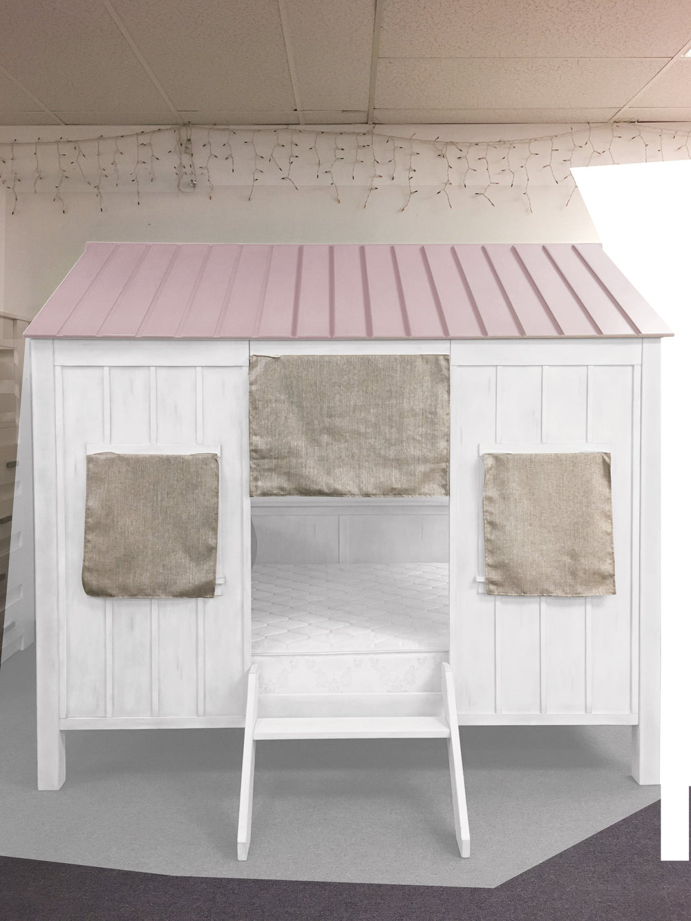 English Elm Spring Cottage Full Bed in White & Pink with 14-Slat No-Box-Spring Support, Fabric Curtains, Cozy Charm B2726S00143