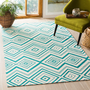 Safavieh Cedar Brook 142 Hand Loomed  Rug Ivory / Light Teal CDR142A-4