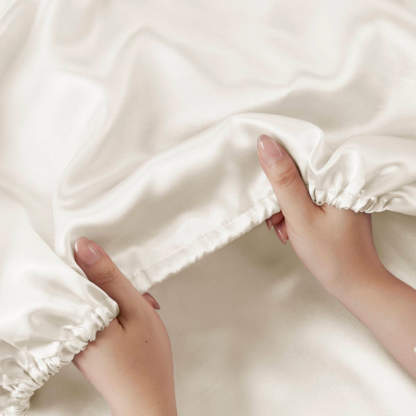 English Elm 4 Luxury Satin Twin Sheet Set - 100% Polyester, Soft Smooth 90g Finish, Deep Pocket Fit & Breathable Comfort Ivory 11.81 L x 9.84 W x 3.15 H B035P319696