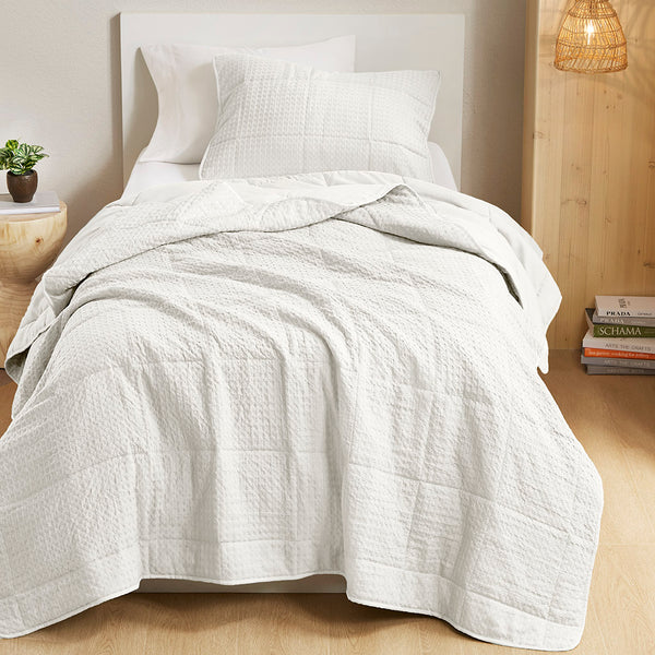 JLA Home Comfort Spaces - Waffle lightweight textured quilt set — breathable, Oeko-Tex certified comfort with plush waffle weave finish White AM14-0376