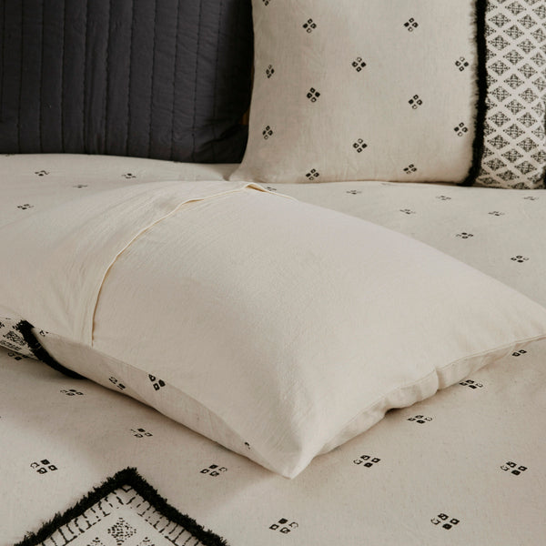 English Elm 3 INK+IVY Marta Cotton & Flax Linen Comforter Set Full/Queen with Black Diamond Print and Chenille Trim White+Black 19.29 L x 13.39 W x 13.39 H B03596415