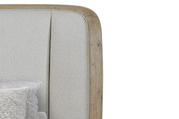 English Elm King Upholstered Bed In English Knotty Oak Frame – Elegant, Low-Maintenance Design For Modern Spaces B2699S00110