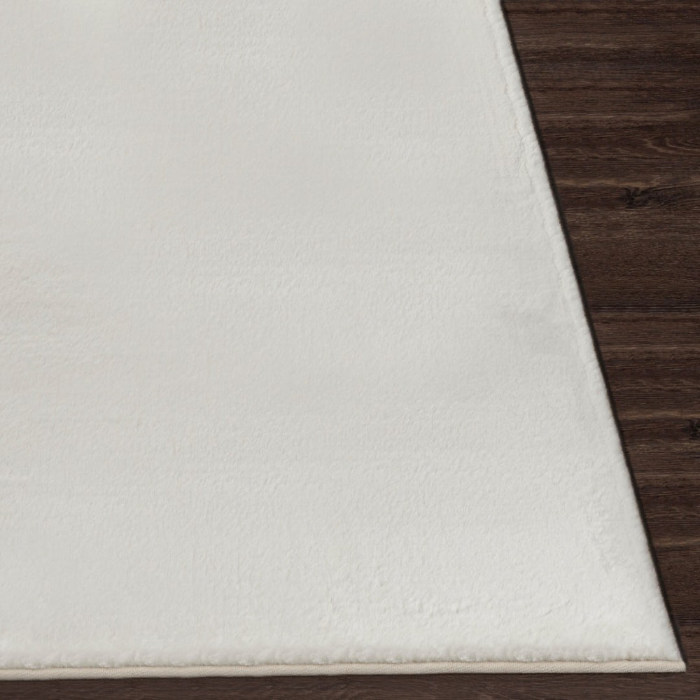 Livabliss Celeste Geometric Plush Acrylic Area Rug for Entryways Bathrooms and Bedside Accents CLS2300-23