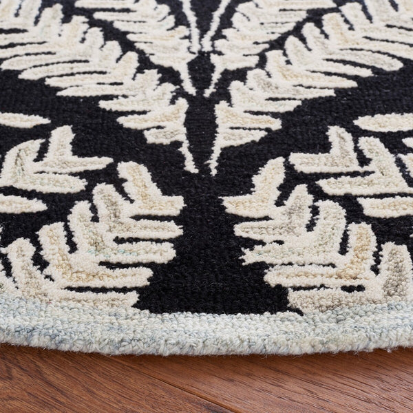 Safavieh Capri 208 Hand Tufted Floral Rug Black / Ivory CPR208Z-7SQ
