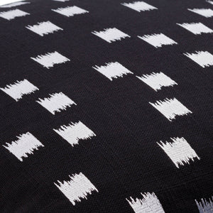 Surya Chromatique 18" Cotton Accent Pillow - Luxurious Softness With Unique Design For Stylish Comfort White Cotton,Cotton Ctq003-2020