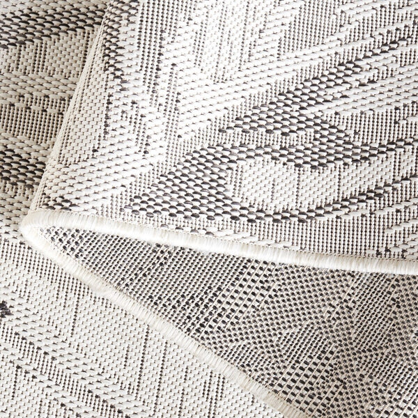 Safavieh Courtyard 8127 PowerLoomed Indoor / Outdoor Rug Ivory / Black CY8127-537-7SQ