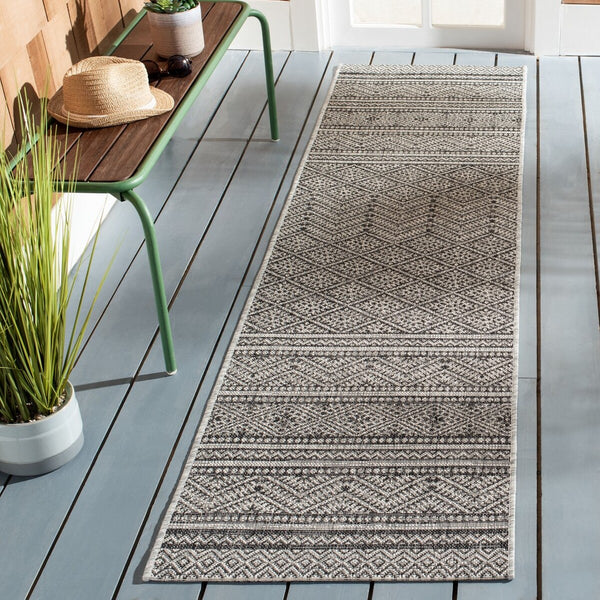 Safavieh Courtyard 8168 Power Loomed Indoor / Outdoor Rug Black / Grey 10' x 14'
