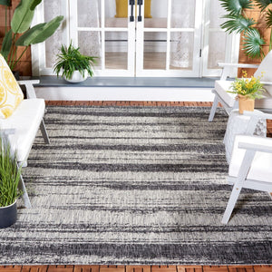Safavieh Courtyard 8526 Power Loomed 88% Polypropylene, 12% Polyester Indoor / Outdoor Rug Grey / Black CY8526-37612-8