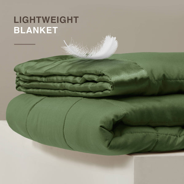 English Elm 1 Lightweight Down Alternative Twin Blanket with Satin Trim, Microfiber Cover, 13oz Filling, Quilted Green 14.96 L x 6.5 W x 6.5 H B035P319514