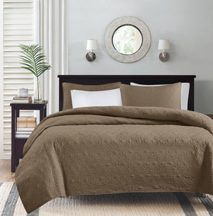English Elm Reversible Quilt Set Full/Queen - Madison Park Quebec Cottage-Style Quilted Bedding, Antimicrobial Mocha 17.72 L x 15.35 W x 7.09 H B03597566