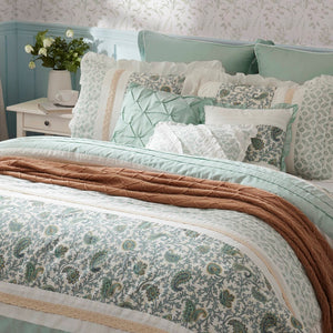 English Elm 9 Madison Park Dawn Cotton Percale 9-Piece Paisley Pintuck Comforter Set with Lace Trim and Pillows Aqua 23.62 L x 19.09 W x 17.91 H B03596966