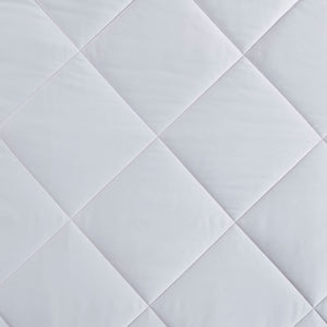 English Elm Oversized Cooling Down Alternative Comforter - Silky Nylon Jersey, Noiseless Diamond Quilt, Oeko-Tex White 22.83 L x 20.87 W x 6.1 H B035P268145