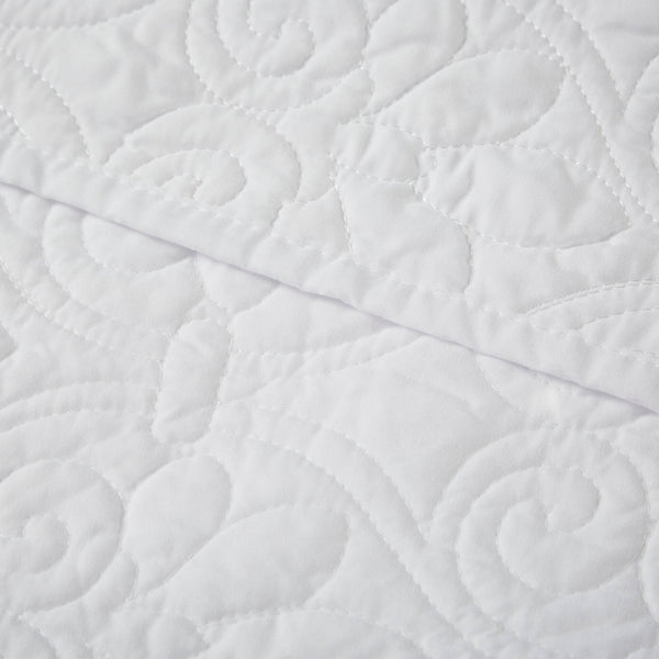 JLA Home Madison Park - Oversized Quilted Throw with Quebec Stitch Pattern, Plush Cotton Fill for Cozy Layering & Décor Texture White MP50-2986
