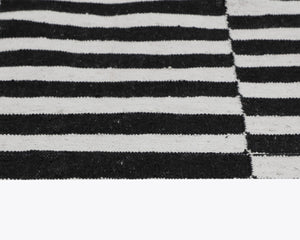 Sunpan ZIGBY Hand-Woven Black & Ivory Rug - 6' x 9' - Mid-Century Modern Design for Indoor & Outdoor Use 108747