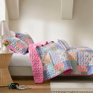 English Elm 4-Piece Full/Queen Quilt Set Pink Floral Coverlet with 2 Shams & Throw Pillow, Soft Microfiber Comfort B035P408452