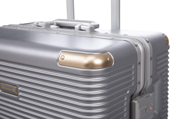 English Elm Luggage Set 3 Piece Polycarbonate Aluminum Frame Hard Shell Travel Suitcases with Lock Silver T3292P361540
