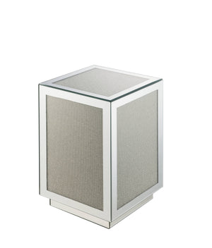 English Elm Noralie Mirrored Accent Table With Faux Diamonds - Chic Silver Finish For Modern Interiors B2726P243249