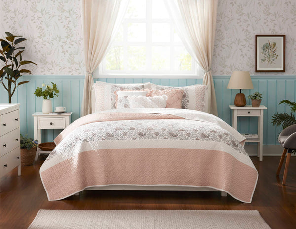 English Elm 6 Madison Park Dawn Cotton Percale Reversible Quilt Set with Paisley Pintuck Lace Trim King/Cal King Blush 17.72 L x 22.83 W x 8.66 H B035129024