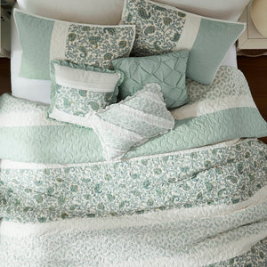 English Elm 6 Madison Park Dawn Cotton Percale Reversible Quilt Set with Paisley Pintuck, Lace Trim, Pillows, Full/Queen Aqua 17.72 L x 22.83 W x 7.09 H B035129023