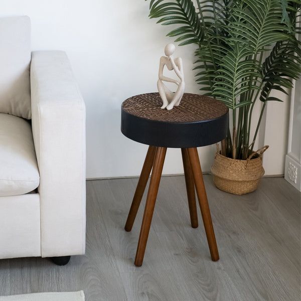 English Elm 15.7-inch Round Carved Mdf Accent Table Distressed Vintage Style for Bedroom or Living Room W3935P406043