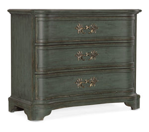 Hooker Furniture Charleston Gullah Green Three-Drawer Accent Chest With Scalloped Legs, Carved Leaf Pulls, Coastal Elegance 6750-85017-38