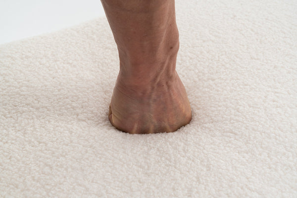 English Elm Bench Indoor Upholstered Storage Bench For Living Room, Bedroom & Entryway - Elegant Beige Design T3903P372077