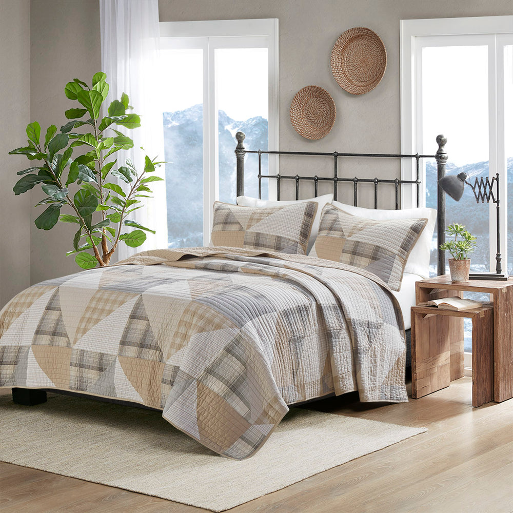 JLA Home Woolrich - Olsen Oversized Cotton Quilt Set with Cottage Geometric Patchwork, Reversible Solid Backing, Breathable Comfort 96 L x 110 W x 0.25H WR13-3905