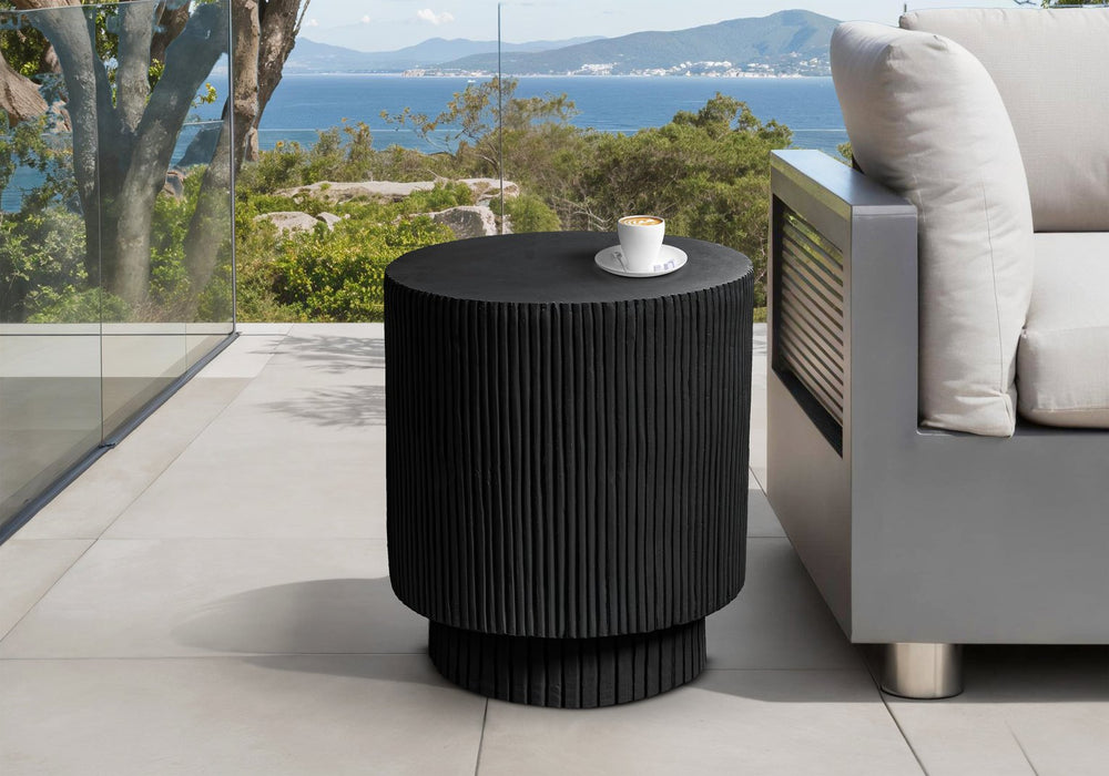 English Elm Accent Table Round Matte Finish Weather Resistant Magnesium Oxide Indoor Outdoor Side Black B2710P461660