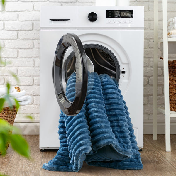 JLA Home Intelligent Design - Fluffy Plush Ribbed Comforter Set with 300gsm Loft, Oeko‑Tex Certified, Ready‑to‑Use Cozy Layering Blue Ombre AM10-0384