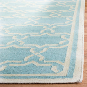 Safavieh Dhurries 545 Hand Woven Flat Weave  Rug Light Blue / Ivory DHU545B-26