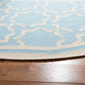 Safavieh Dhurries 545 Hand Woven Flat Weave  Rug Light Blue / Ivory DHU545B-26
