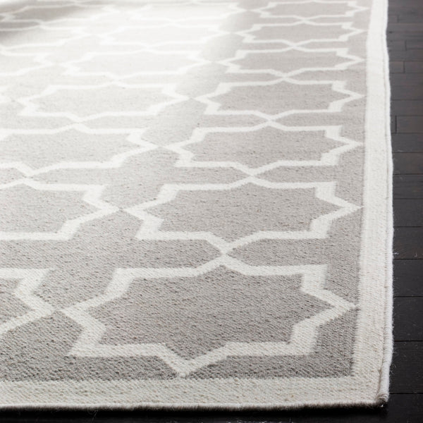 Safavieh Dhurries 549 Hand Woven Flat Weave  Rug Grey / Ivory DHU549G-26