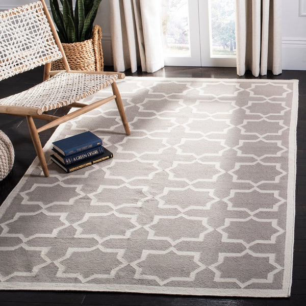 Safavieh Dhurries 549 Hand Woven Flat Weave  Rug Grey / Ivory DHU549G-26