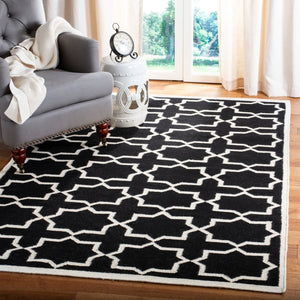 Safavieh Dhurries 549 Hand Woven Flat Weave  Rug Black / Ivory DHU549L-26