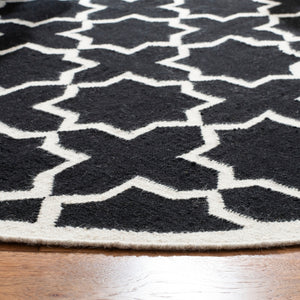 Safavieh Dhurries 549 Hand Woven Flat Weave  Rug Black / Ivory DHU549L-26