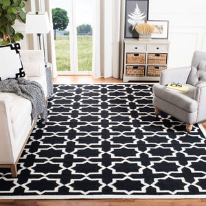 Safavieh Dhurries 549 Hand Woven Flat Weave  Rug Black / Ivory DHU549L-26