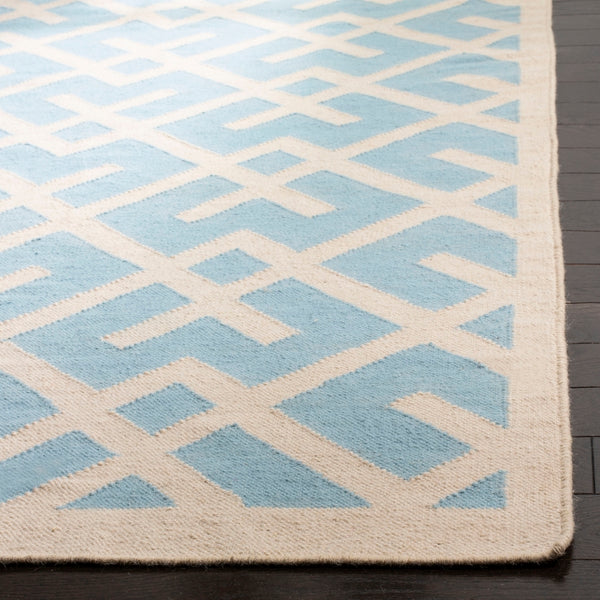 Safavieh Dhurries 552 Hand Woven Flat Weave  Rug Light Blue / Ivory DHU552B-3