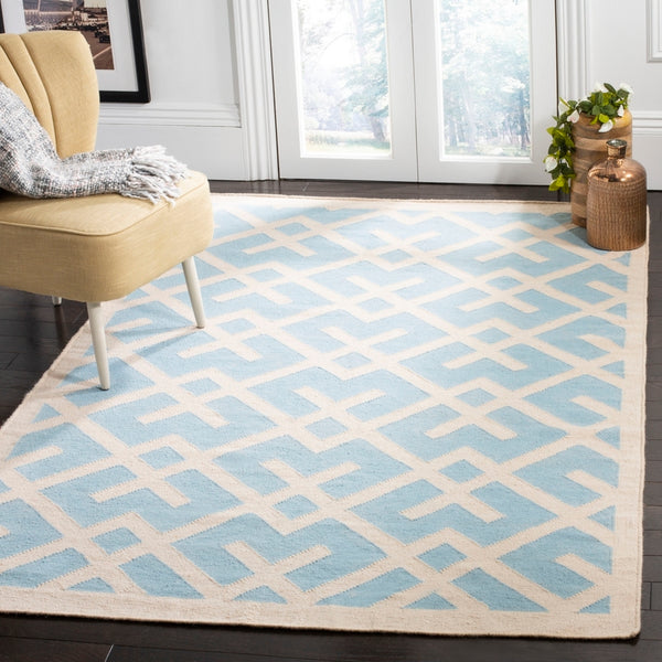 Safavieh Dhurries 552 Hand Woven Flat Weave  Rug Light Blue / Ivory DHU552B-3
