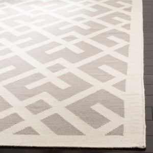 Safavieh Dhurries 552 Hand Woven Flat Weave  Rug Grey / Ivory DHU552G-26