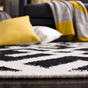 Safavieh Dhurries 552 Hand Woven Flat Weave  Rug Black / Ivory DHU552L-26