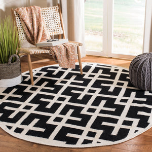 Safavieh Dhurries 552 Hand Woven Flat Weave  Rug Black / Ivory DHU552L-26