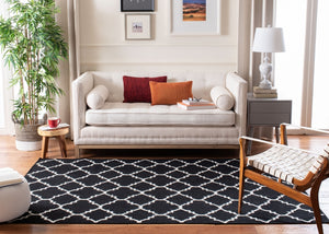 Safavieh Dhurries 554 Hand Woven Flat Weave  Rug Black / Ivory DHU554L-26