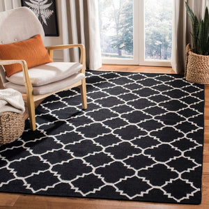 Safavieh Dhurries 554 Hand Woven Flat Weave  Rug Black / Ivory DHU554L-26