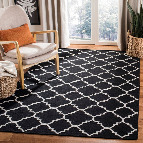 Safavieh Dhurries 554 Hand Woven Flat Weave  Rug Black / Ivory DHU554L-26