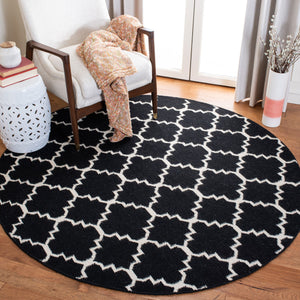 Safavieh Dhurries 554 Hand Woven Flat Weave  Rug Black / Ivory DHU554L-26