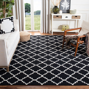 Safavieh Dhurries 554 Hand Woven Flat Weave  Rug Black / Ivory DHU554L-26